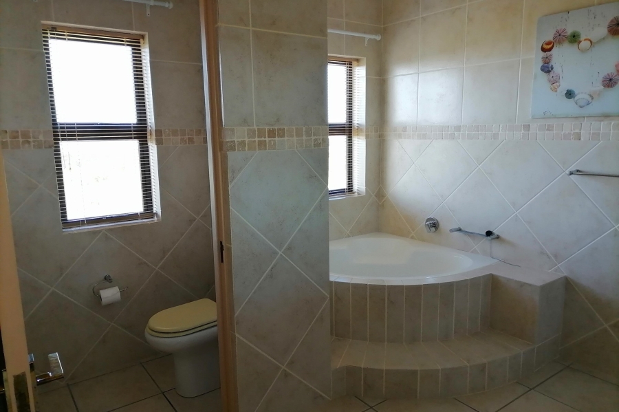 4 Bedroom Property for Sale in Stilbaai Wes Western Cape